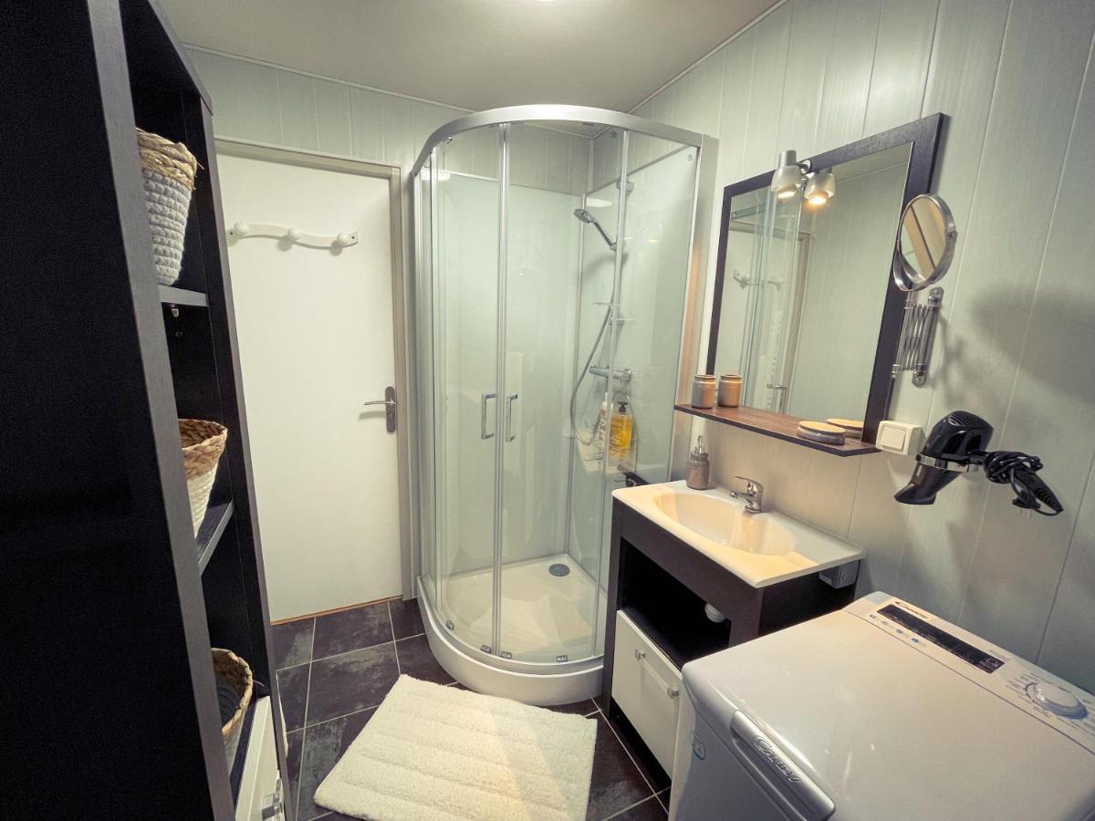 Le Noeud Vert: Nevers-themed With City-center Parking & Fitness Access Nevers