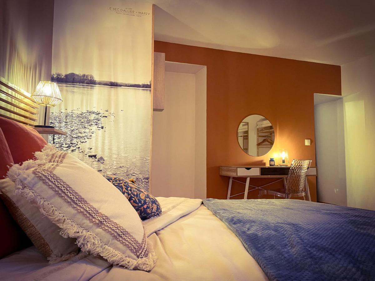 Le Noeud Vert: Nevers-themed With City-center Parking & Fitness Access