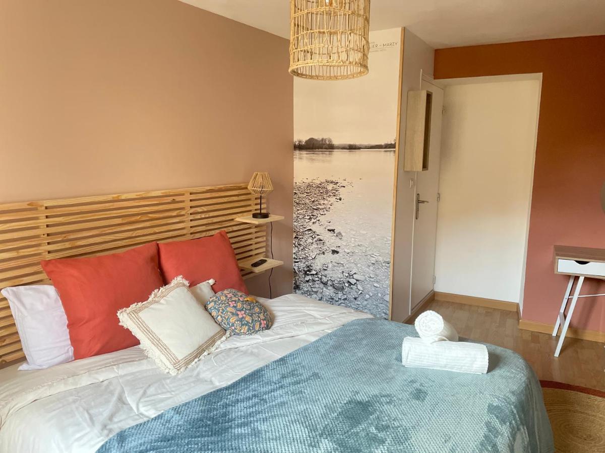 Le Noeud Vert: Nevers-themed With City-center Parking & Fitness Access